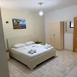 Ap 1 Apartamento *
